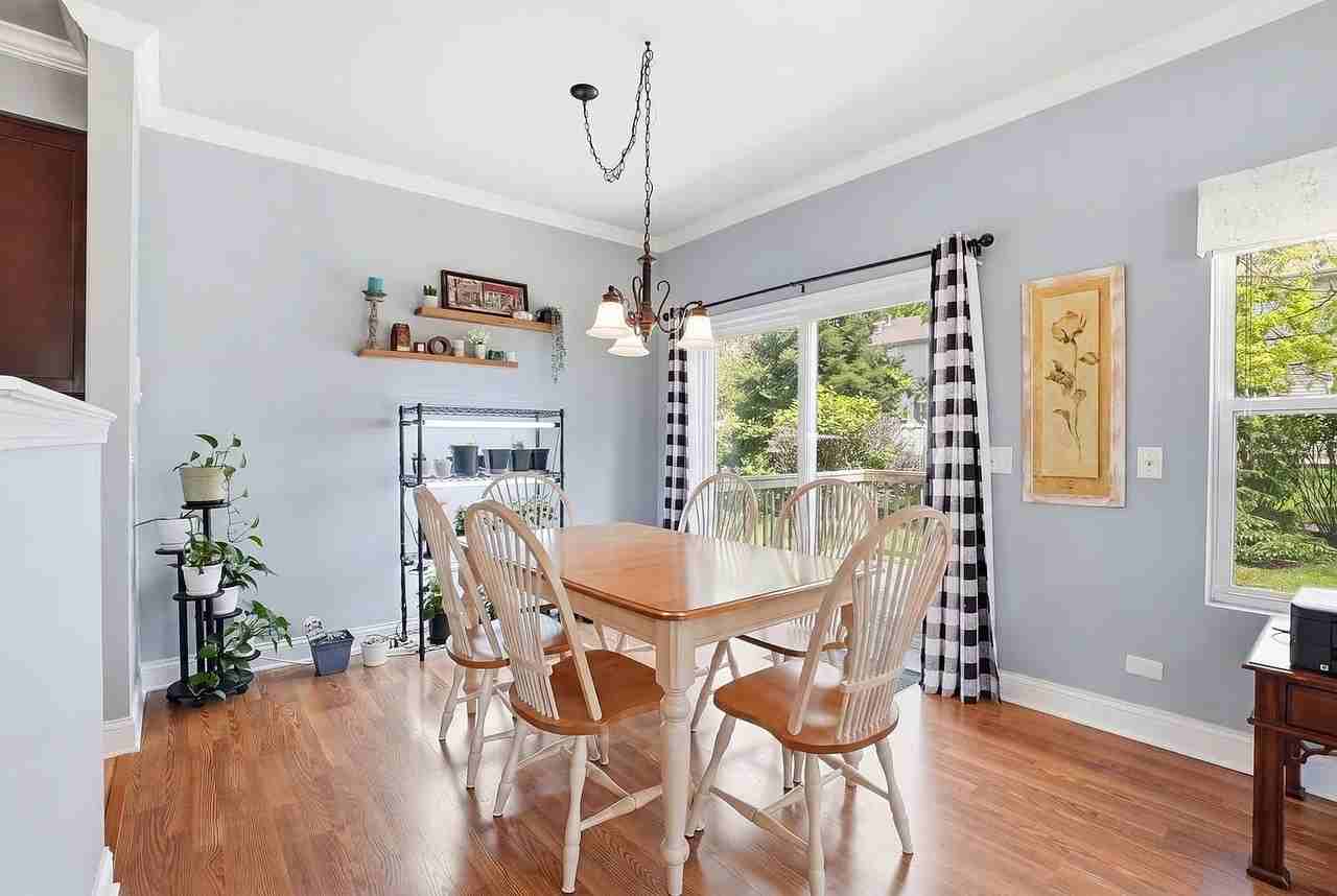 1814 Candlelight Cir - Photo 5 of 20