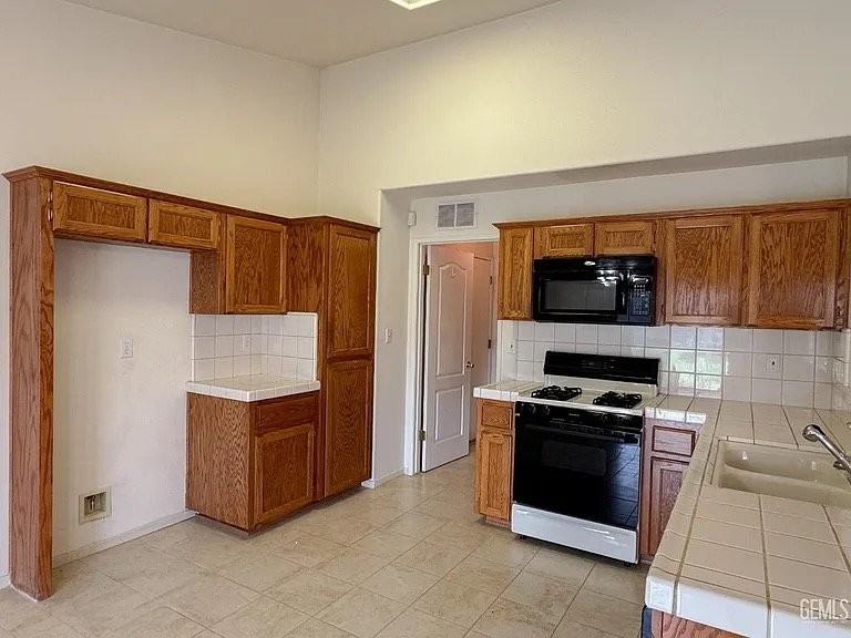 10217 Polo Saddle Dr - Photo 7 of 20