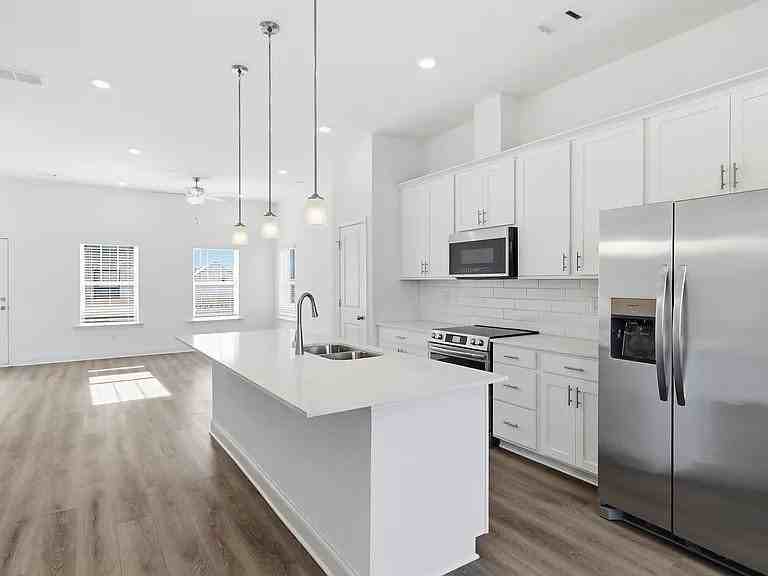 112 Prospect Ave - Photo 5 of 9