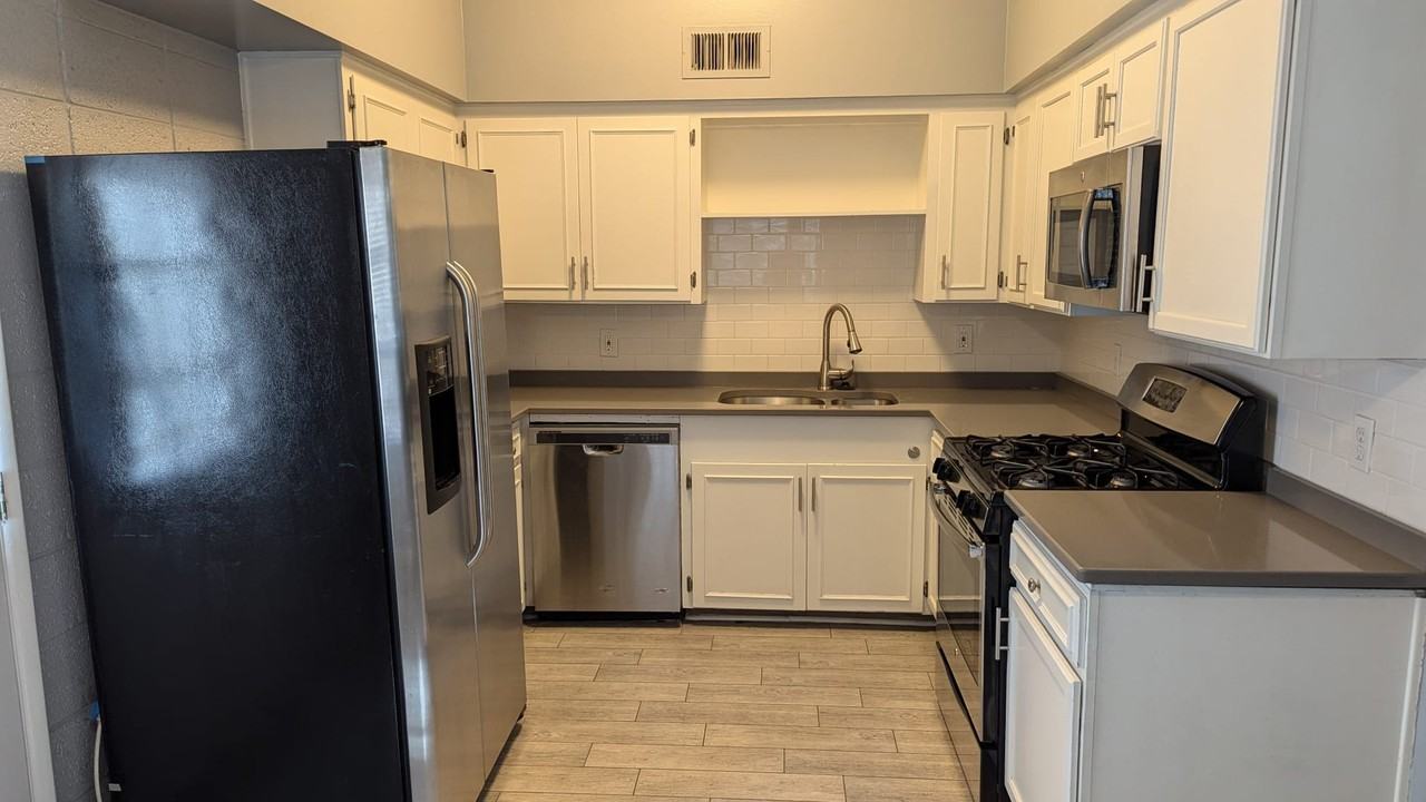 6526 N 12th Pl #6526 - Photo 2 of 10