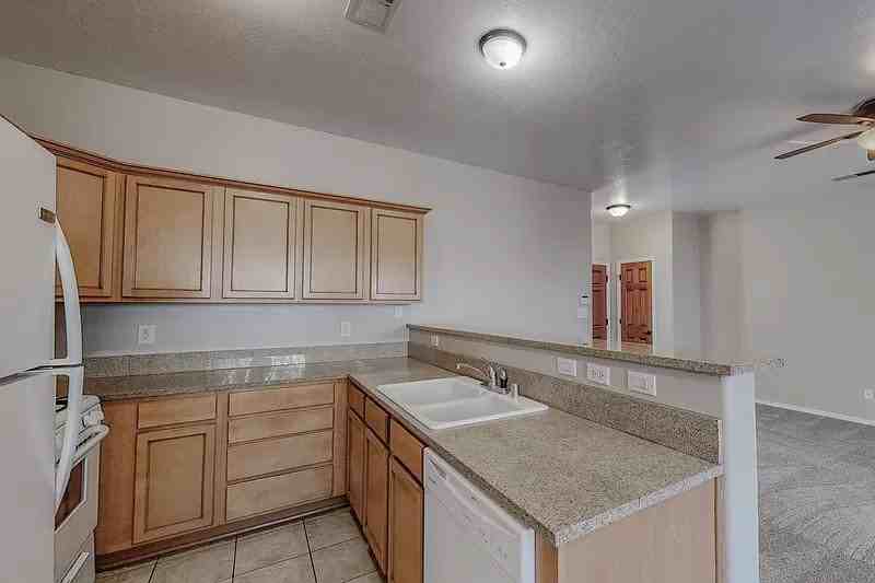 615 Benicia Ln Sw - Photo 4 of 20