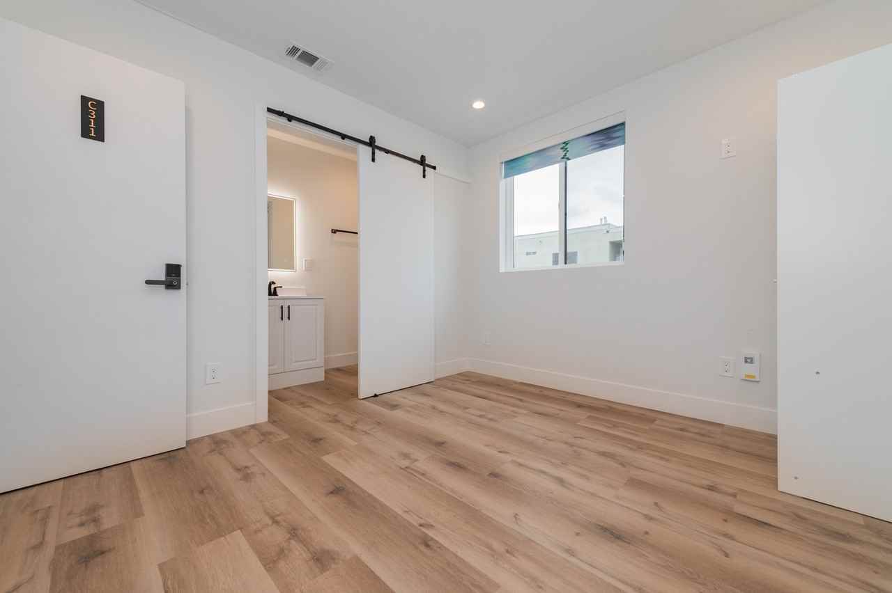 5654 La Mirada Ave #18 - Photo 3 of 5