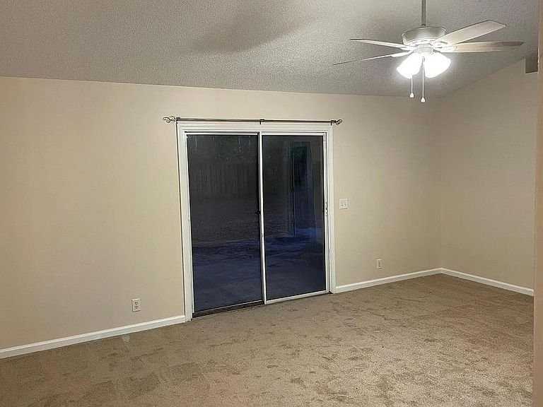 329 Hallowes Dr E - Photo 2 of 5
