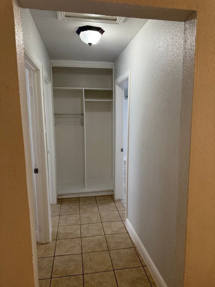 602 Ellor Dr - Photo 6 of 10