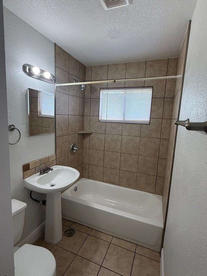 602 Ellor Dr - Photo 7 of 10