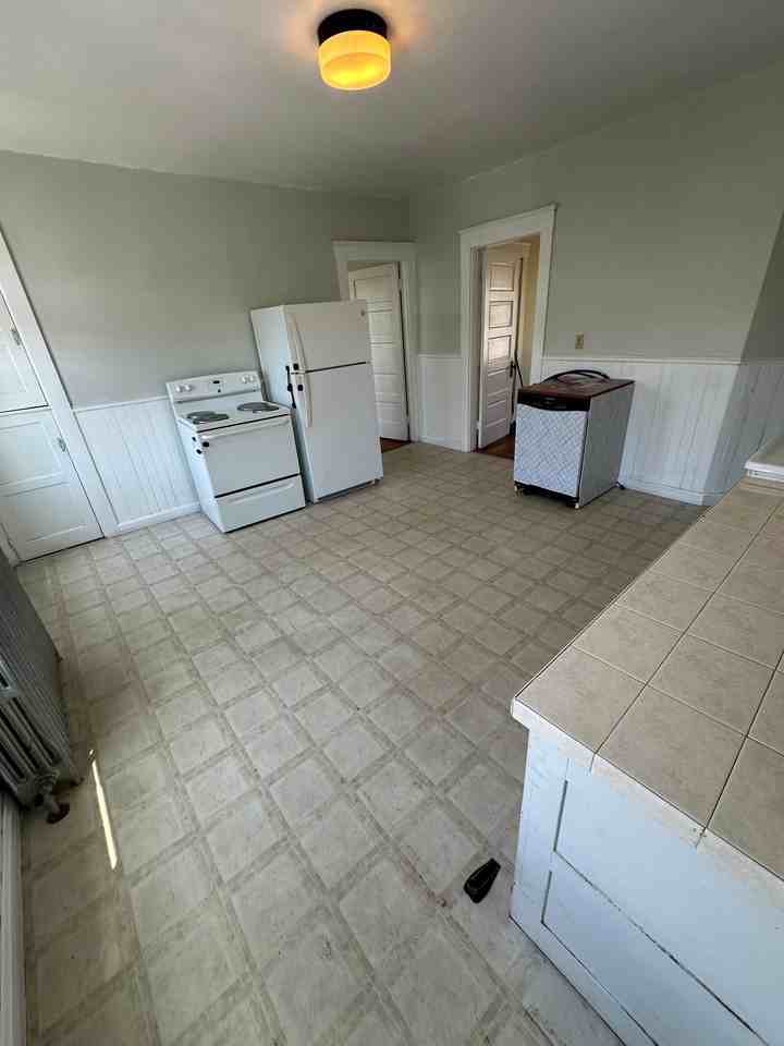 213 Pine St #3 - Photo 6 of 9