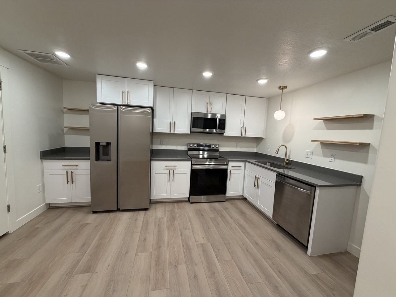 4161 Wn #BS - Photo 2 of 10