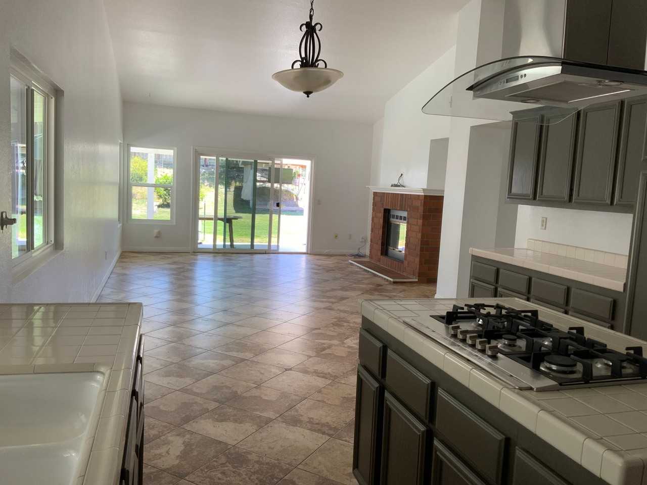 542 Trailridge Dr - Photo 2 of 8