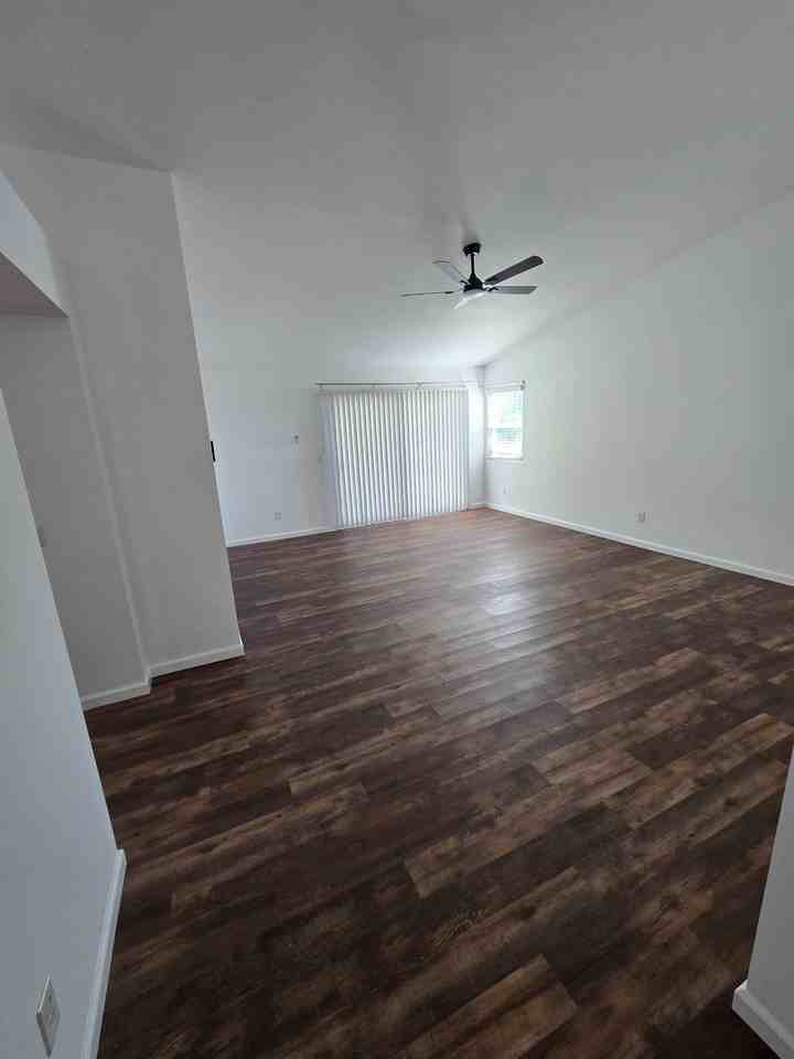 542 Trailridge Dr - Photo 5 of 8