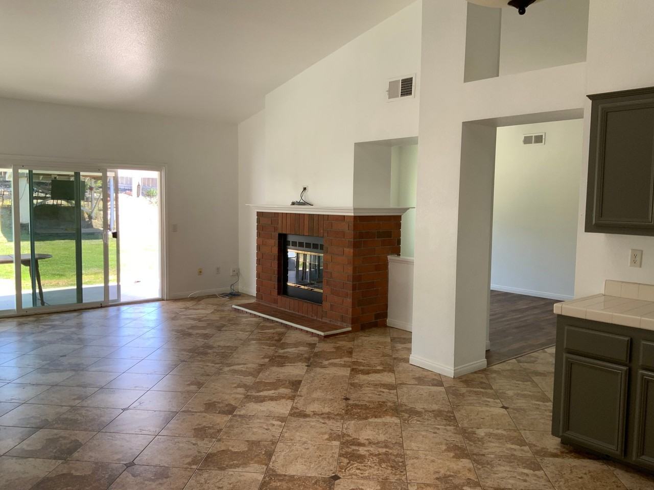 542 Trailridge Dr - Photo 6 of 8