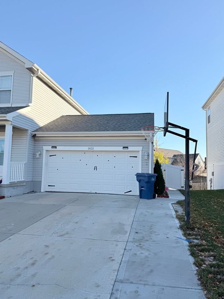 2633 N 165th St #1 - Photo 5 of 34