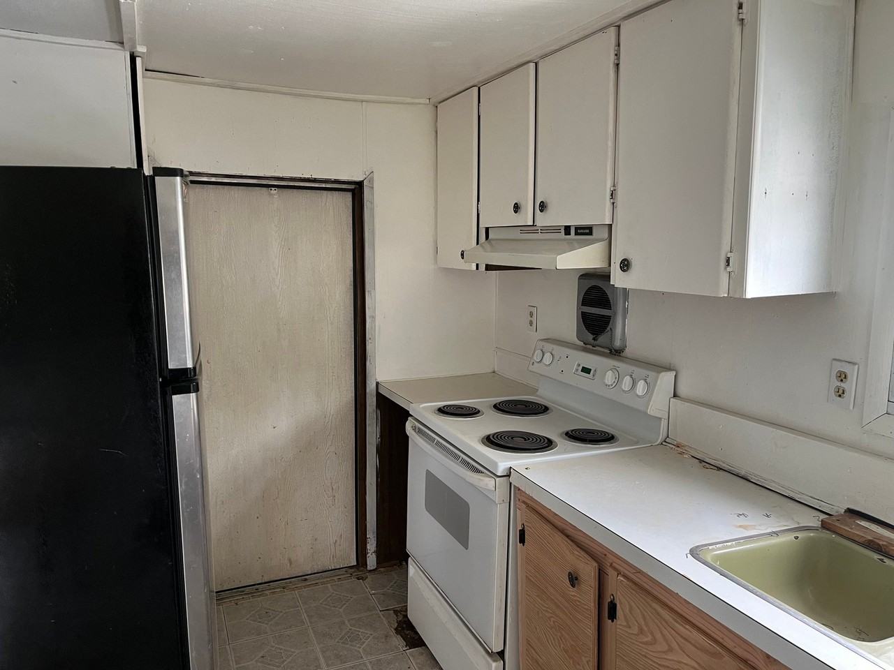1130 Monte Cir #14 - Photo 3 of 10