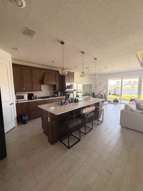 100 Salazar St - Photo 5 of 18