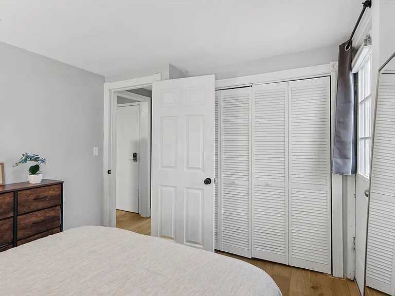 115 W 7th St #5 - Photo 2 of 16