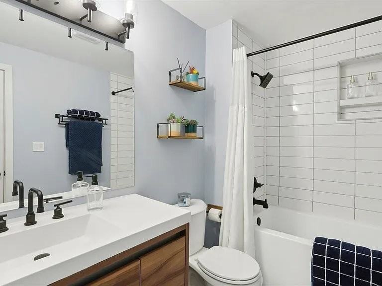 115 W 7th St #5 - Photo 5 of 16