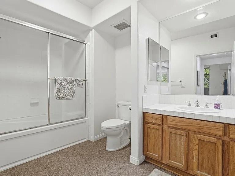 144 S 3rd St #311 - Photo 4 of 20