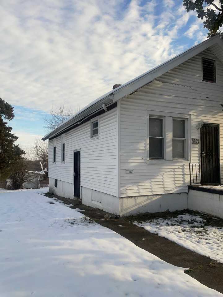 6069 Harney Ave - Photo 3 of 19