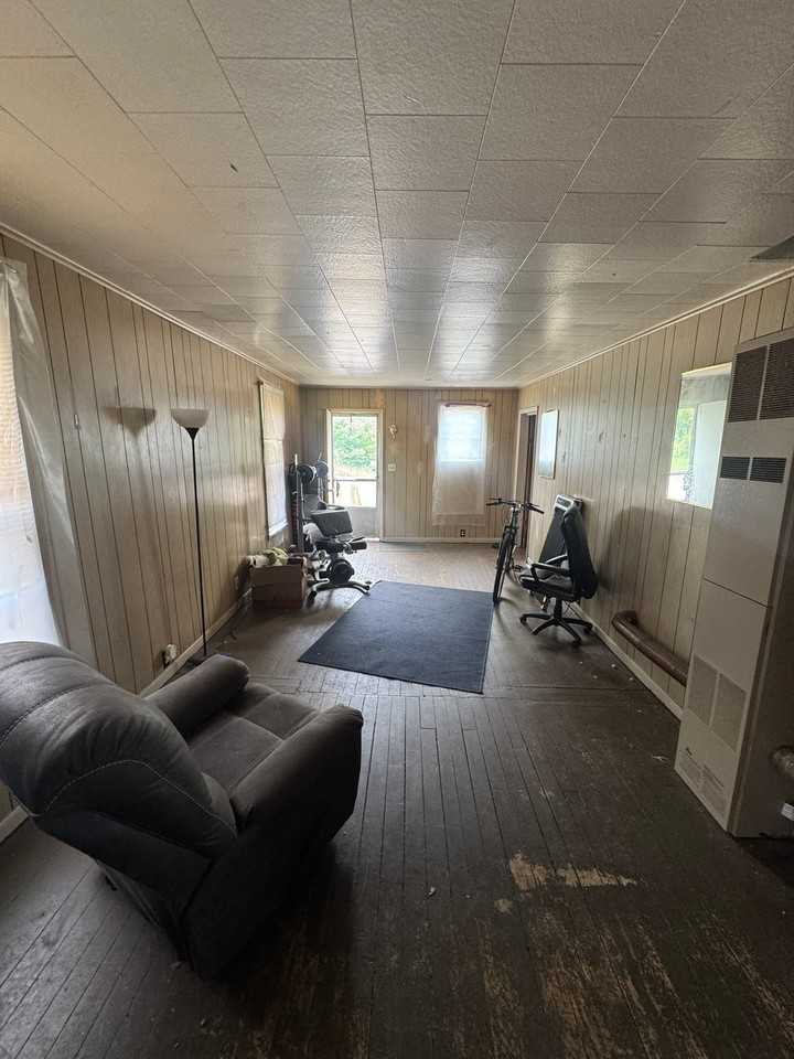 1639 S Warren Ave - Photo 6 of 20