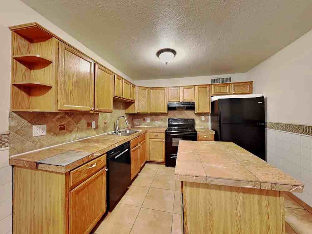 3734 W Columbine Dr - Photo 2 of 10