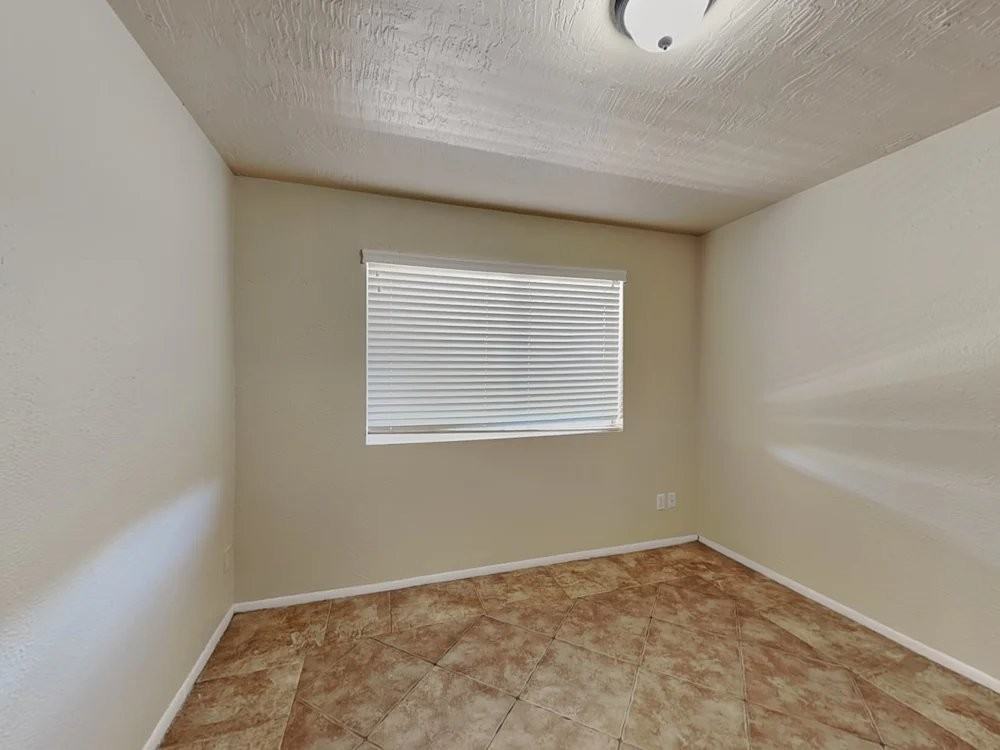 3734 W Columbine Dr - Photo 4 of 10