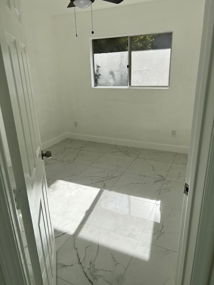 3634 S Barcelona St #6 - Photo 4 of 7