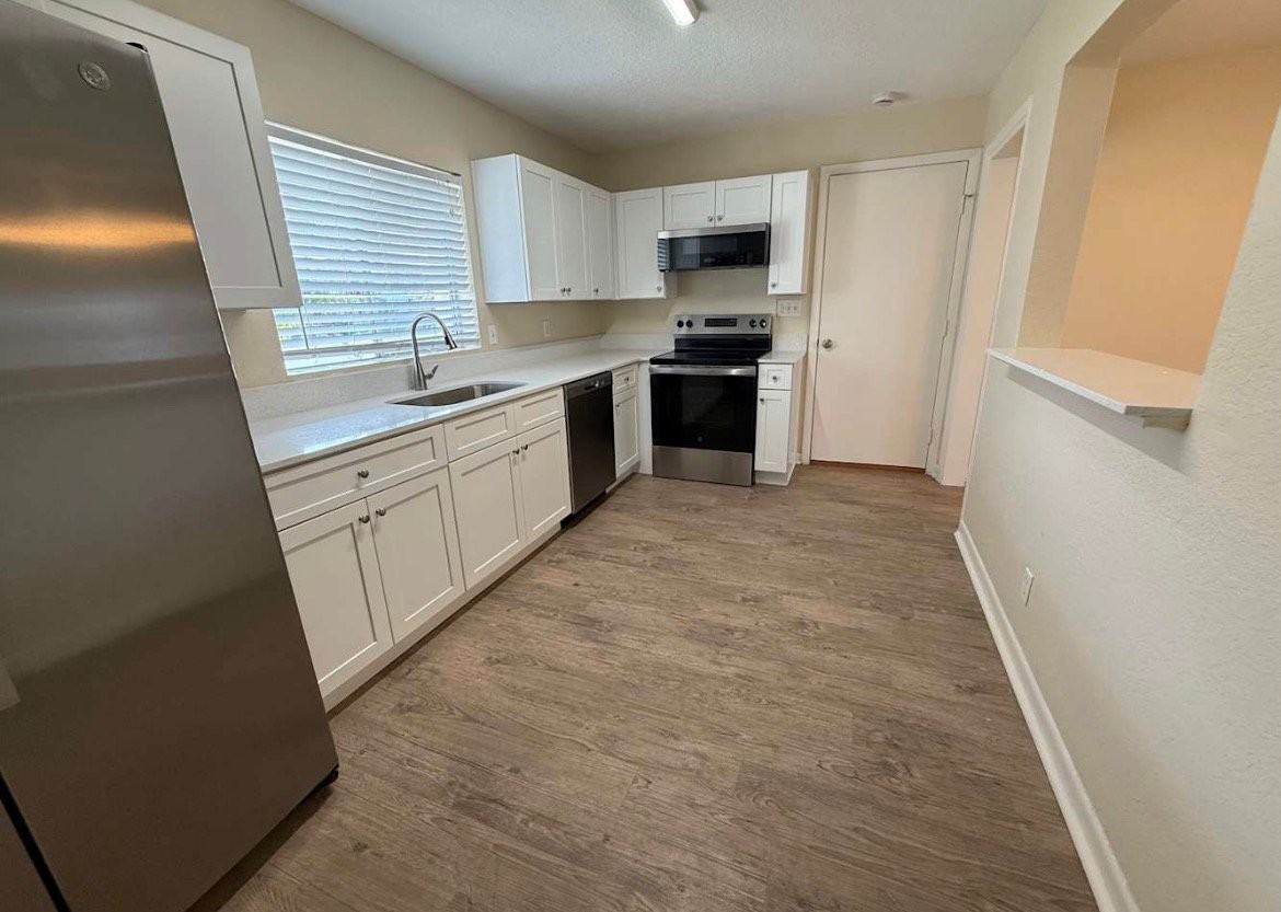 3254 Little Sound Dr - Photo 4 of 9