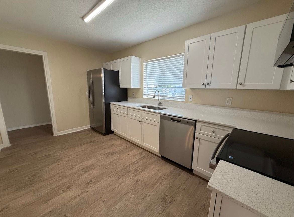 3254 Little Sound Dr - Photo 5 of 9
