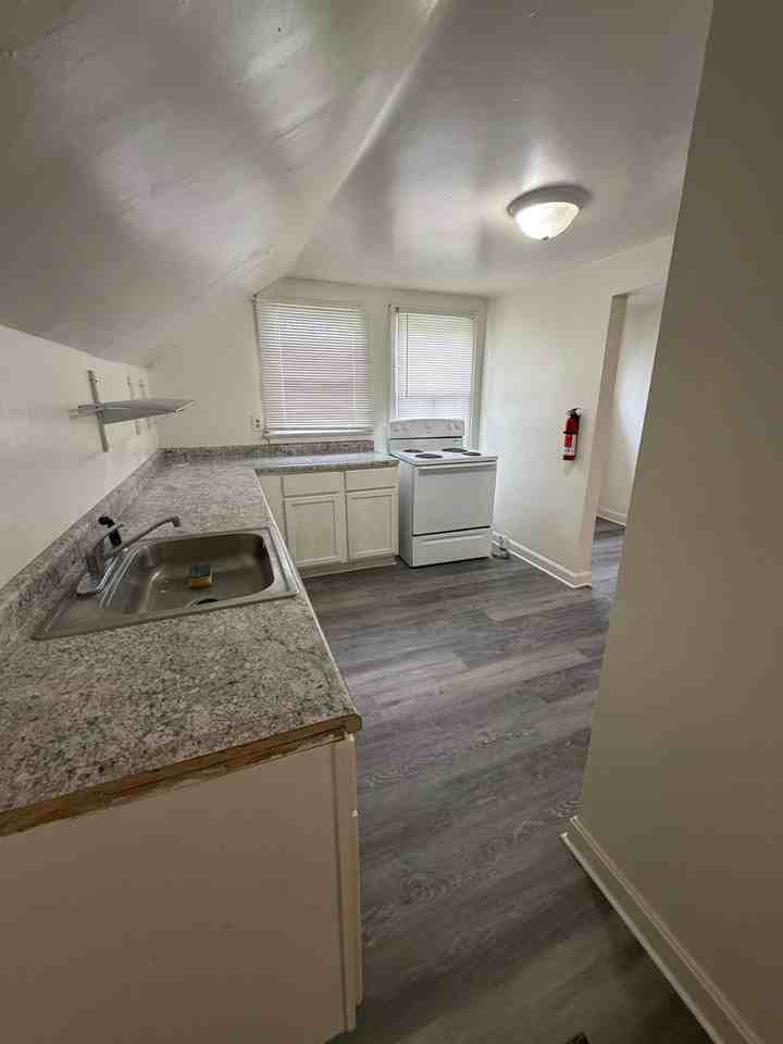198 Rex Ave #2 - Photo 4 of 16