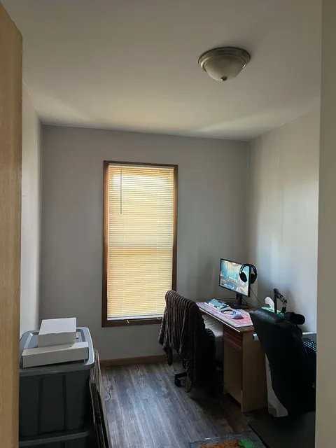717 W Broadway St #1 - Photo 4 of 15