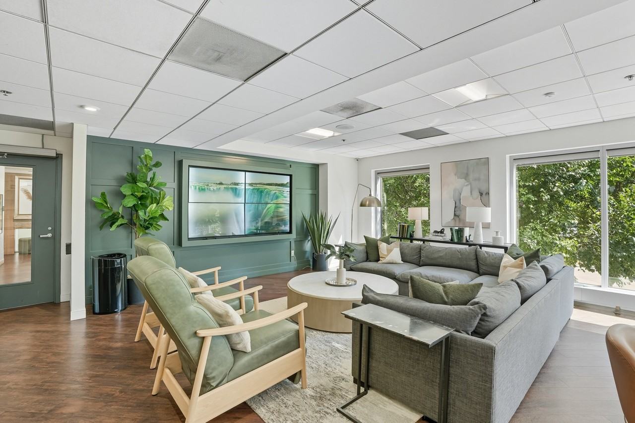 307 N Canal St - Photo 6 of 15