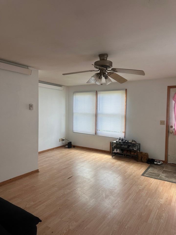 460 E Broadway St #2 - Photo 4 of 10