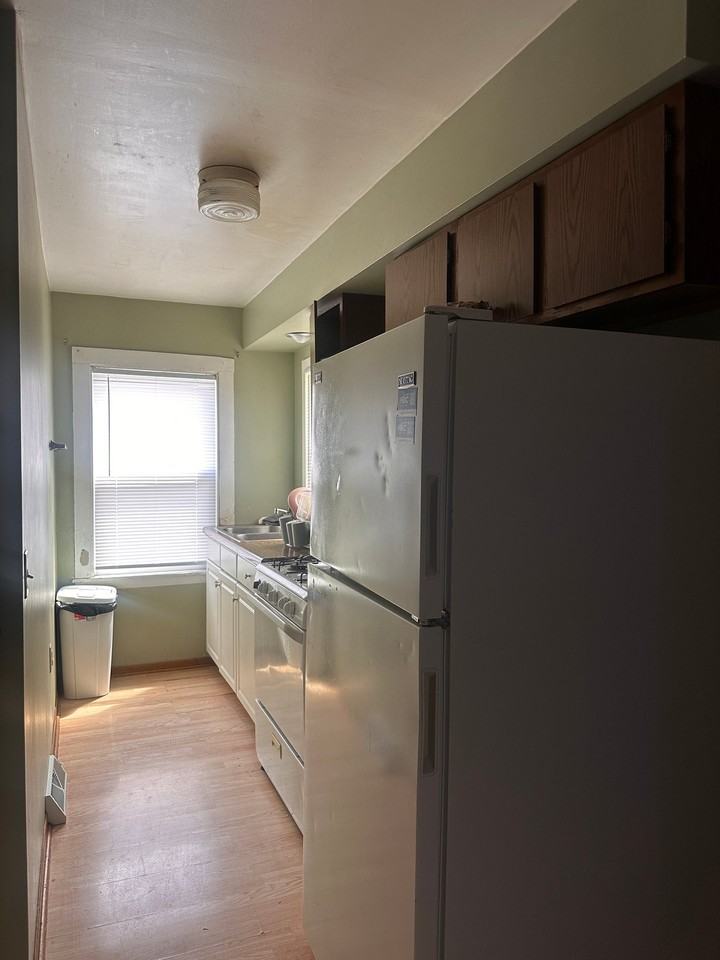 460 E Broadway St #2 - Photo 7 of 10
