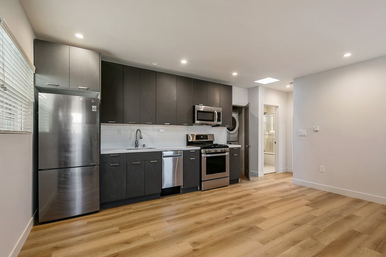 1782 South Rimpau Boulevard - Photo 3 of 16