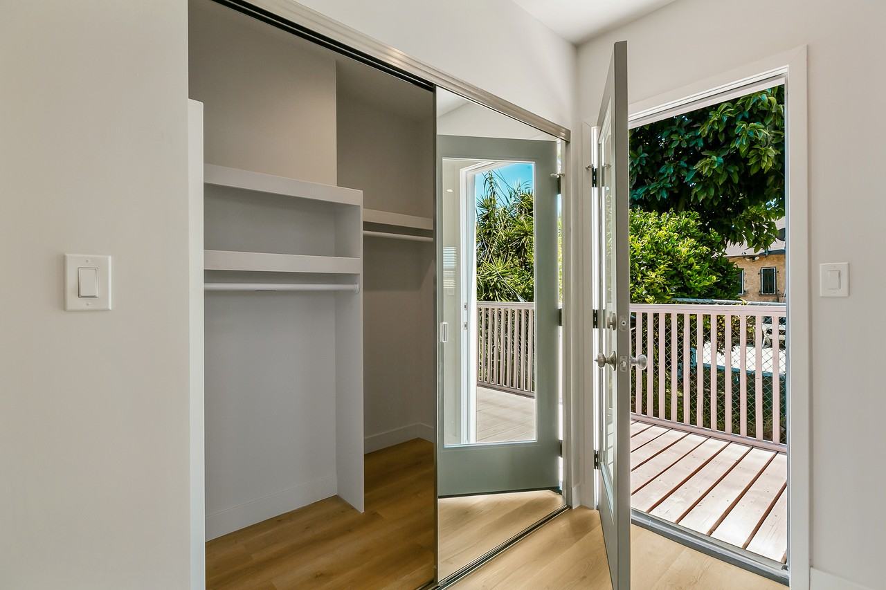 1782 South Rimpau Boulevard - Photo 6 of 16