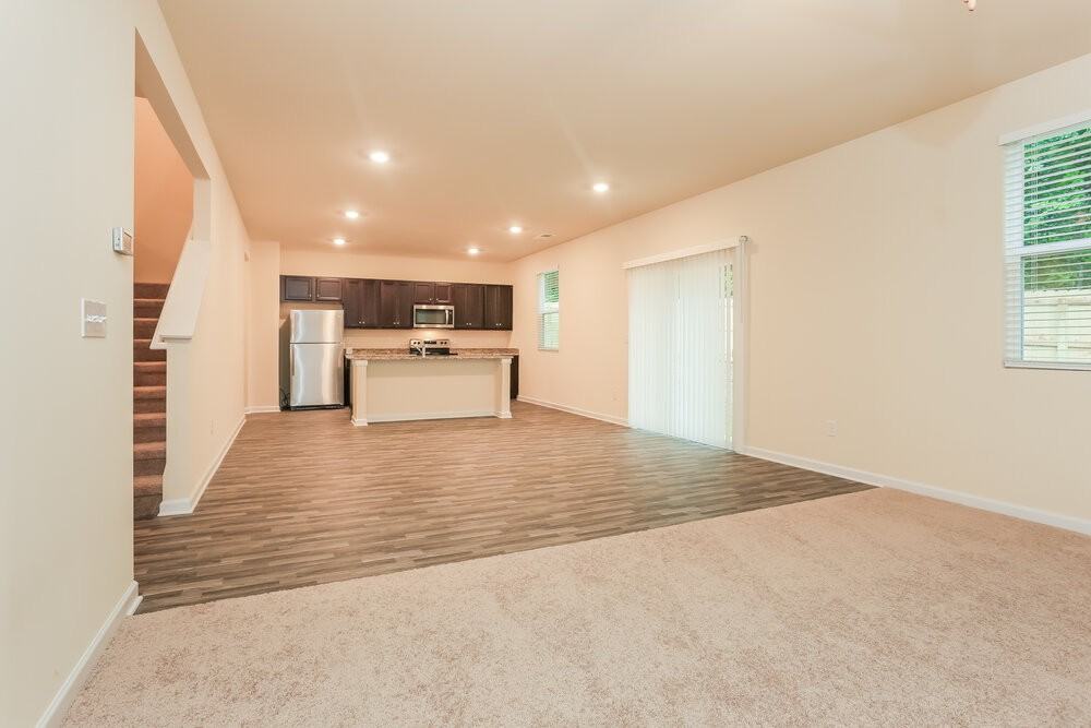 203 Hamilton Pointe Dr - Photo 5 of 17