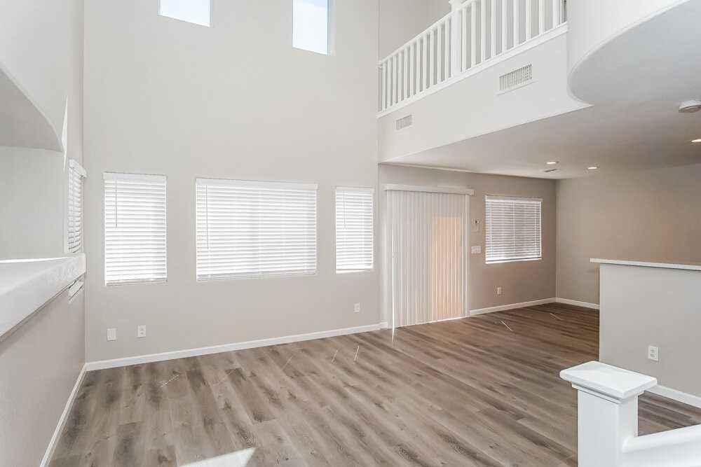 10350 Montana Mountain St - Photo 4 of 17