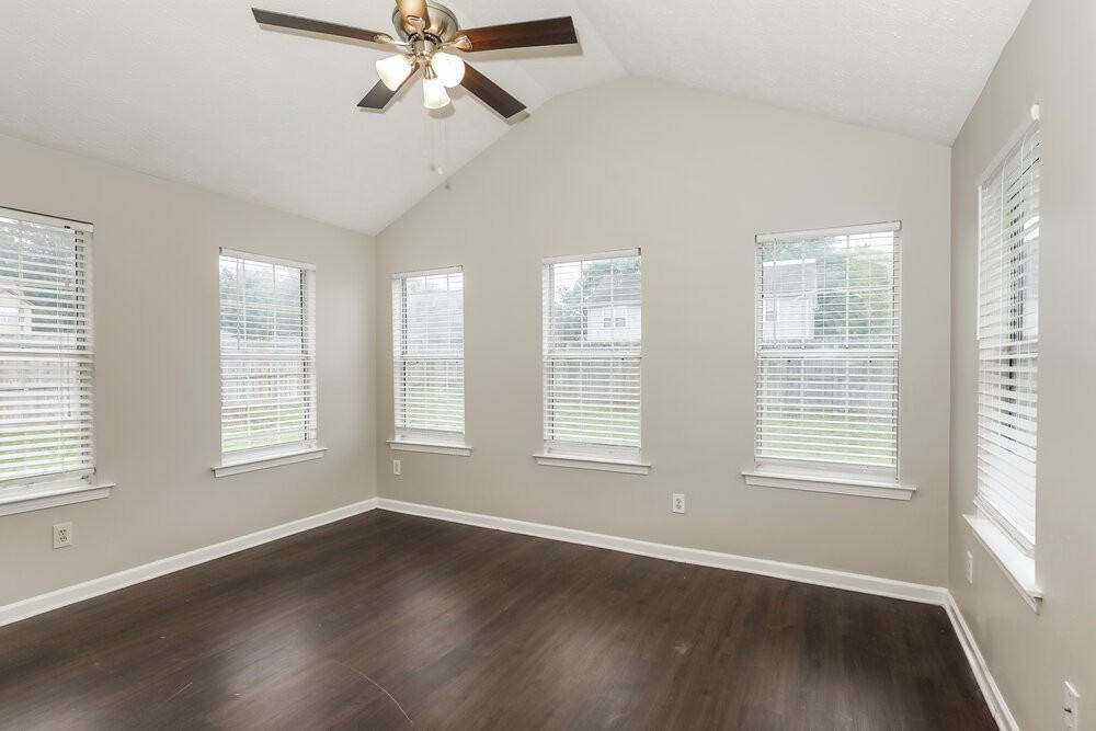 5280 Yellow Pine Dr - Photo 3 of 16