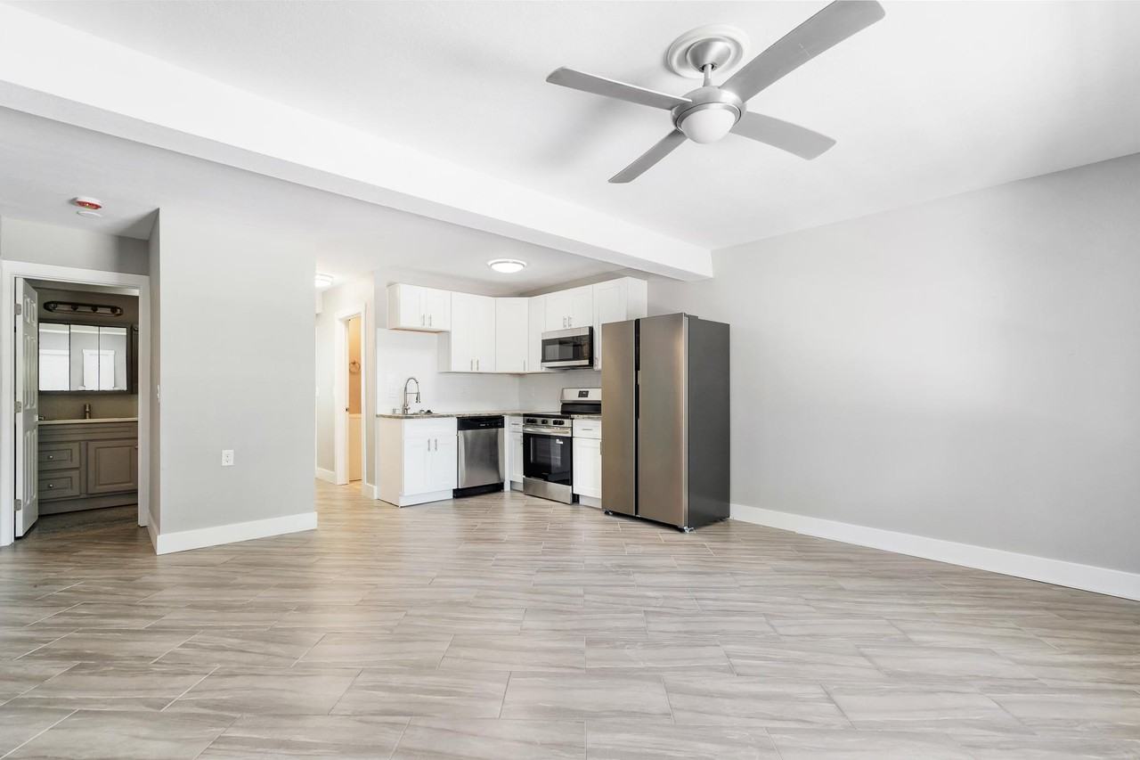 7885 Boca Ciega Dr #3 - Photo 4 of 44