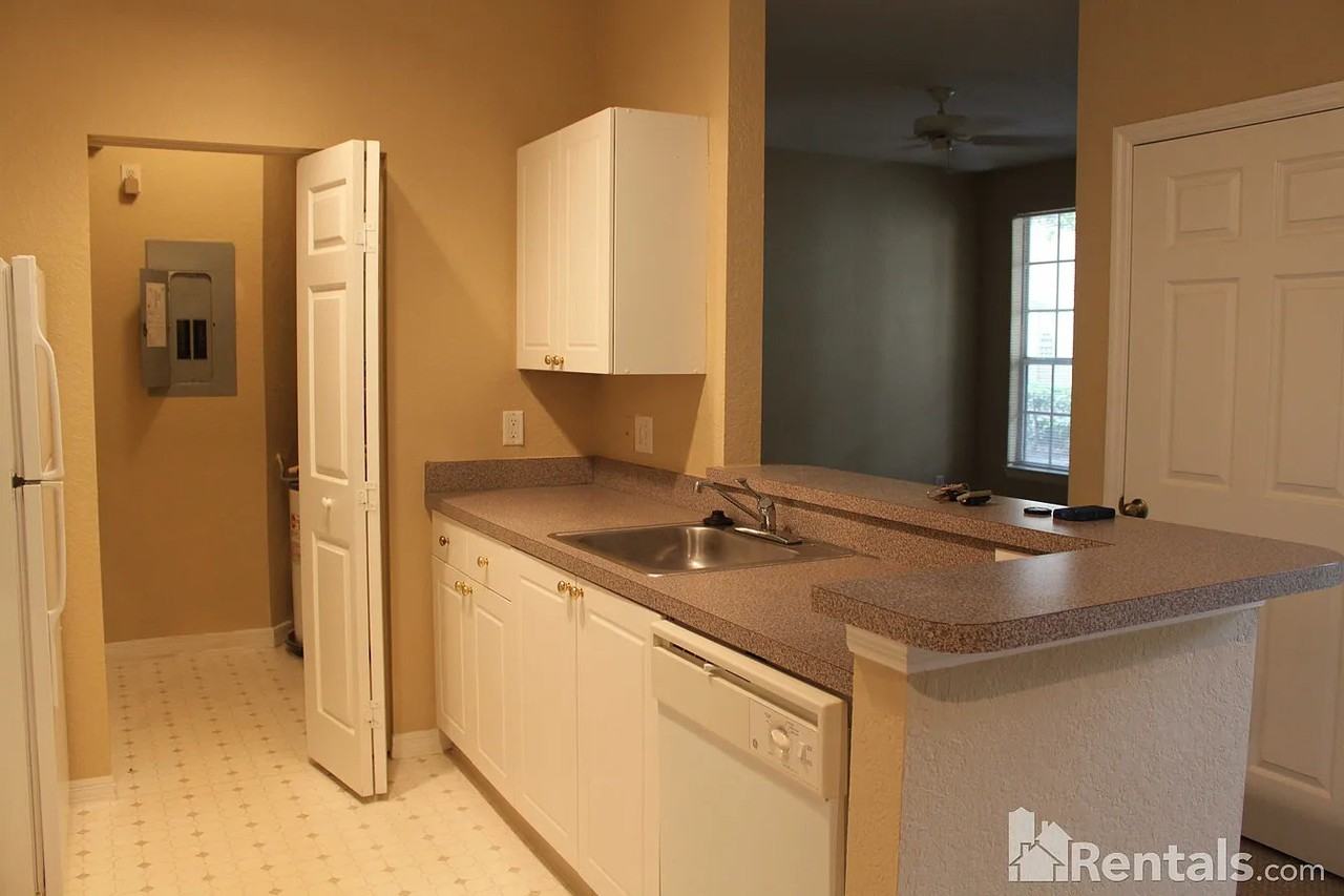 841 Grand Regency Pointe #105 - Photo 4 of 32