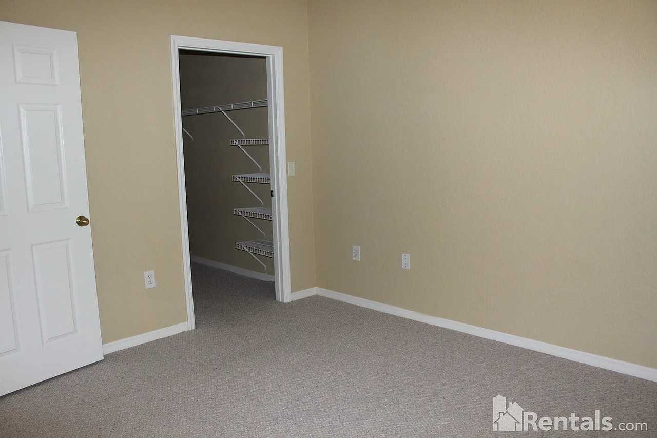 841 Grand Regency Pointe #105 - Photo 5 of 32