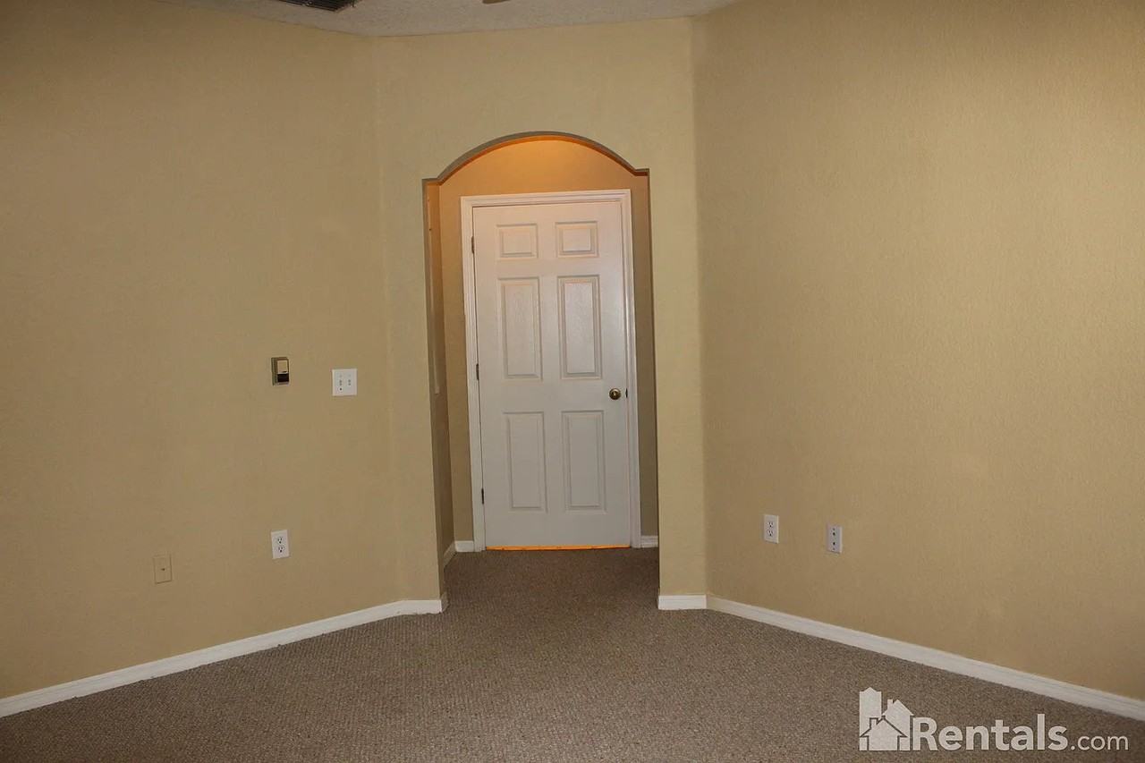 841 Grand Regency Pointe #105 - Photo 6 of 32