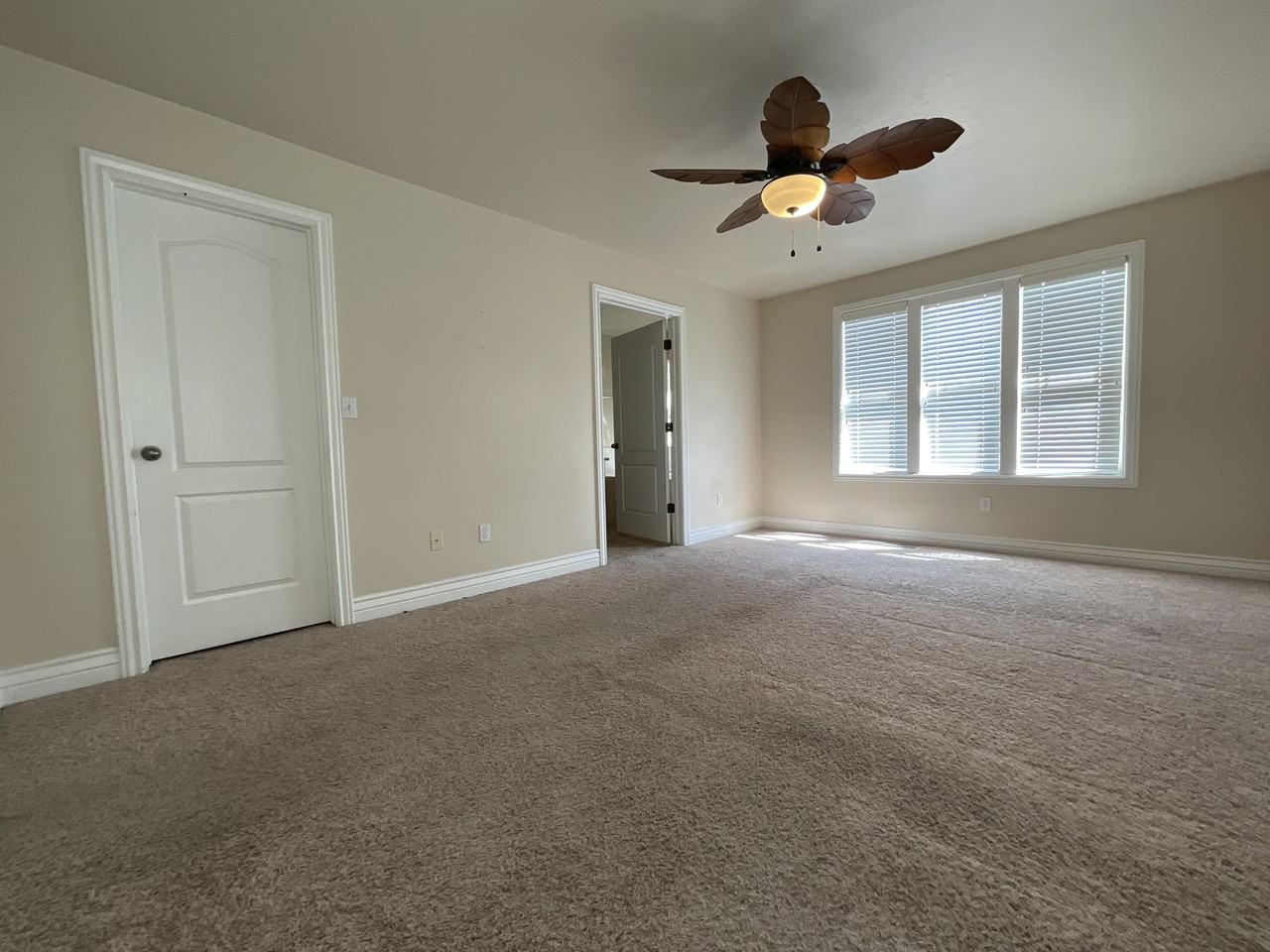 1077 E 390 N #MAIN - Photo 4 of 14