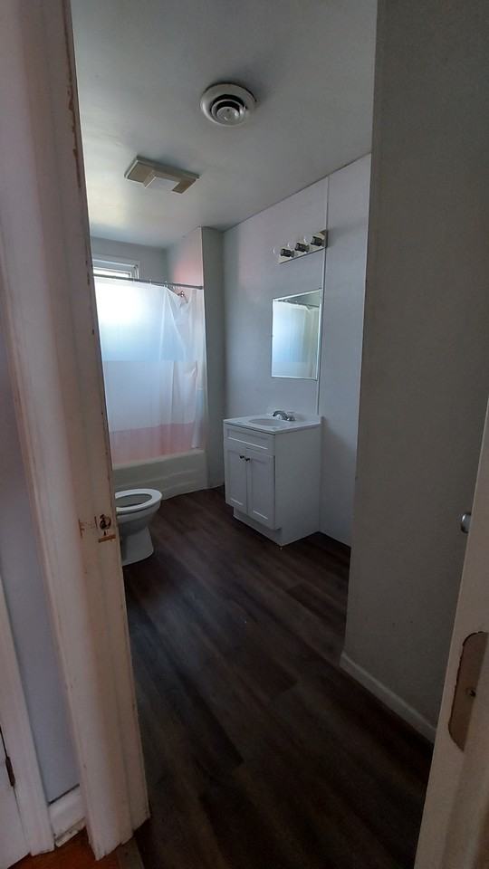 627 W Love St #NA - Photo 3 of 8