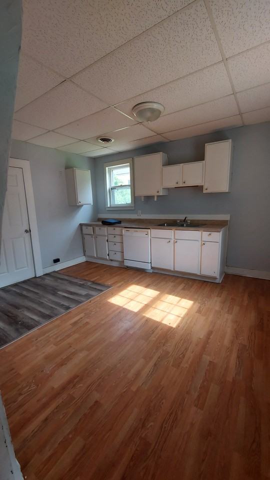 627 W Love St #NA - Photo 6 of 8