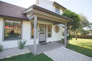 featured image of 708 Cowal Dr S #NA