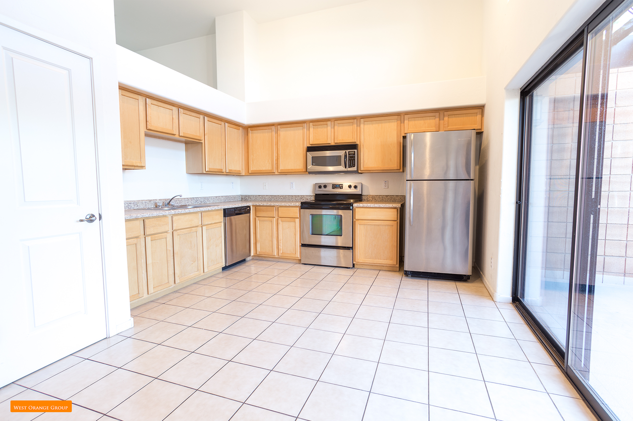 330 S Farmer Ave #133 - Photo 6 of 16