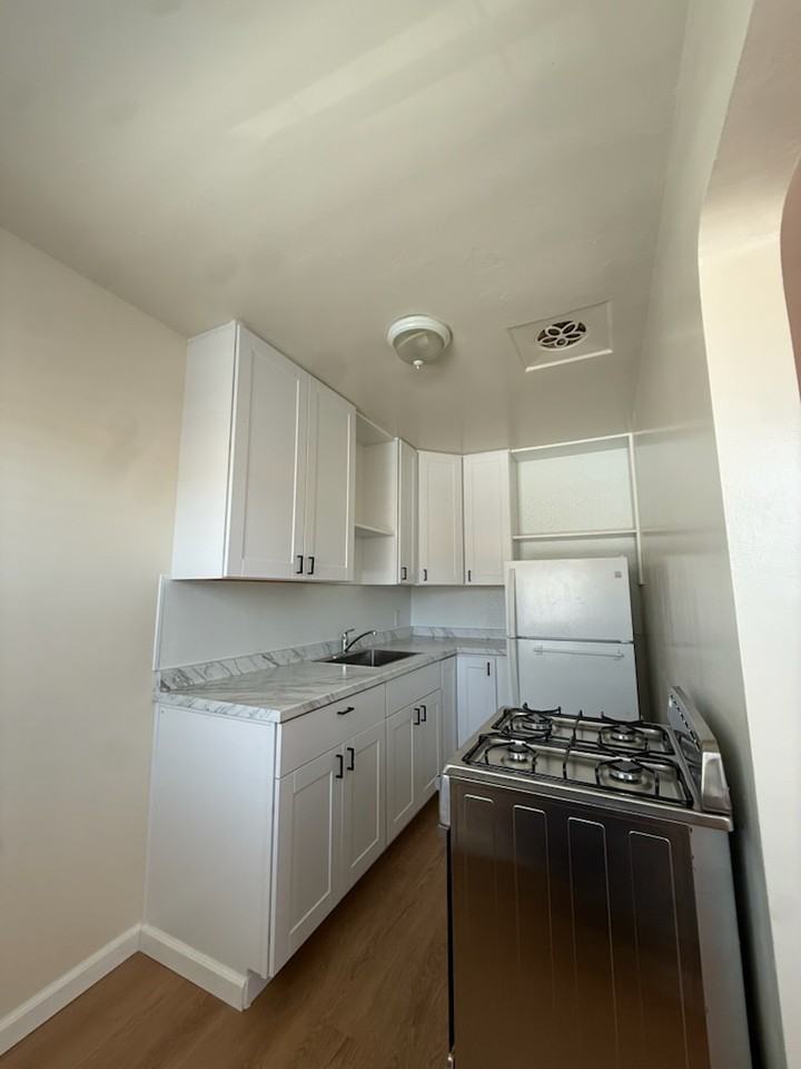 405 W El Camino St #B - Photo 2 of 4