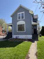 featured image of 221 1/2 E Doty Ave