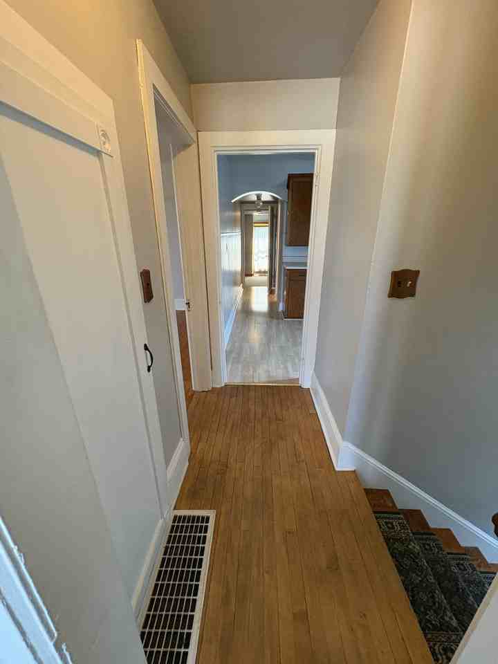 221 1/2 E Doty Ave - Photo 6 of 20