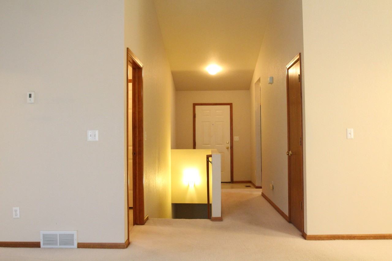 762 Kaitlyn Cir #NONE - Photo 5 of 29